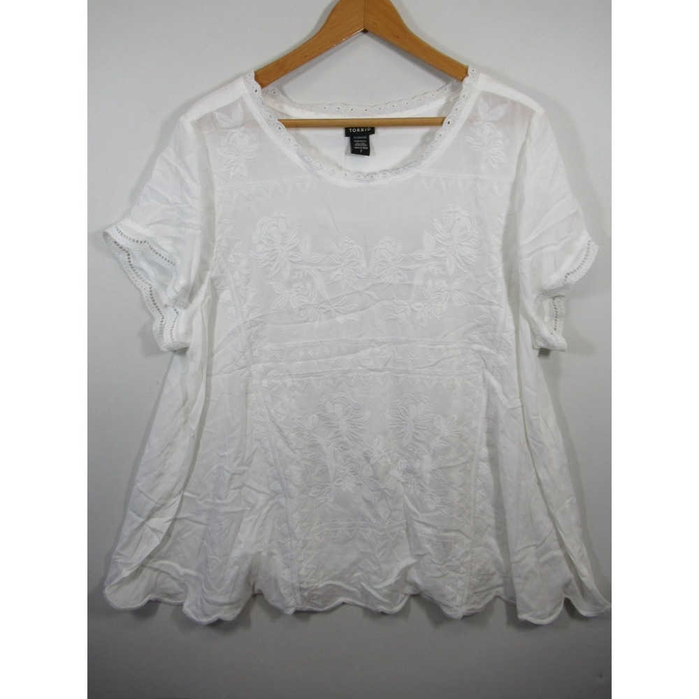 Torrid Embroidered Top Plus Size 2X White Short Sleeve